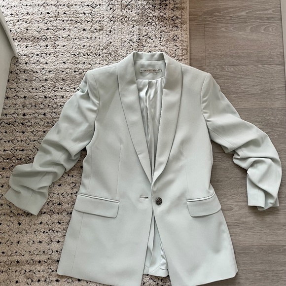 Alice and Olivia Light Blue Blazer Never Worn Size 2 - Picture 4 of 5